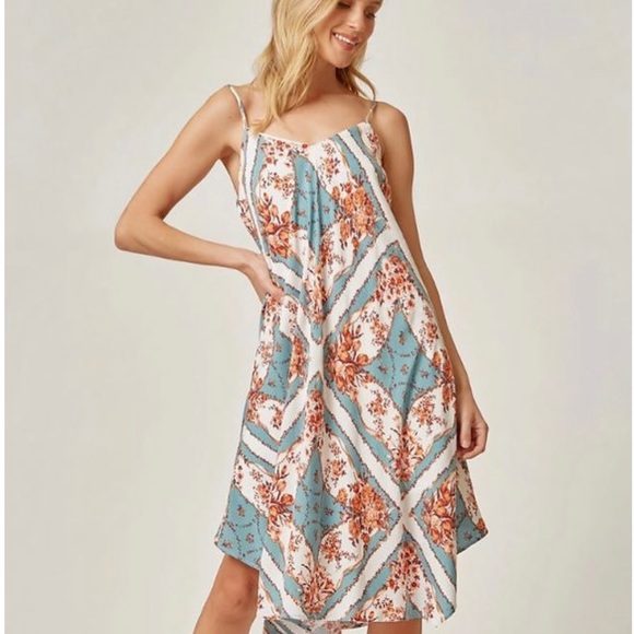 Andree by Unit | Vintage Diamond Floral Tunic Dress - Picture 1 of 5